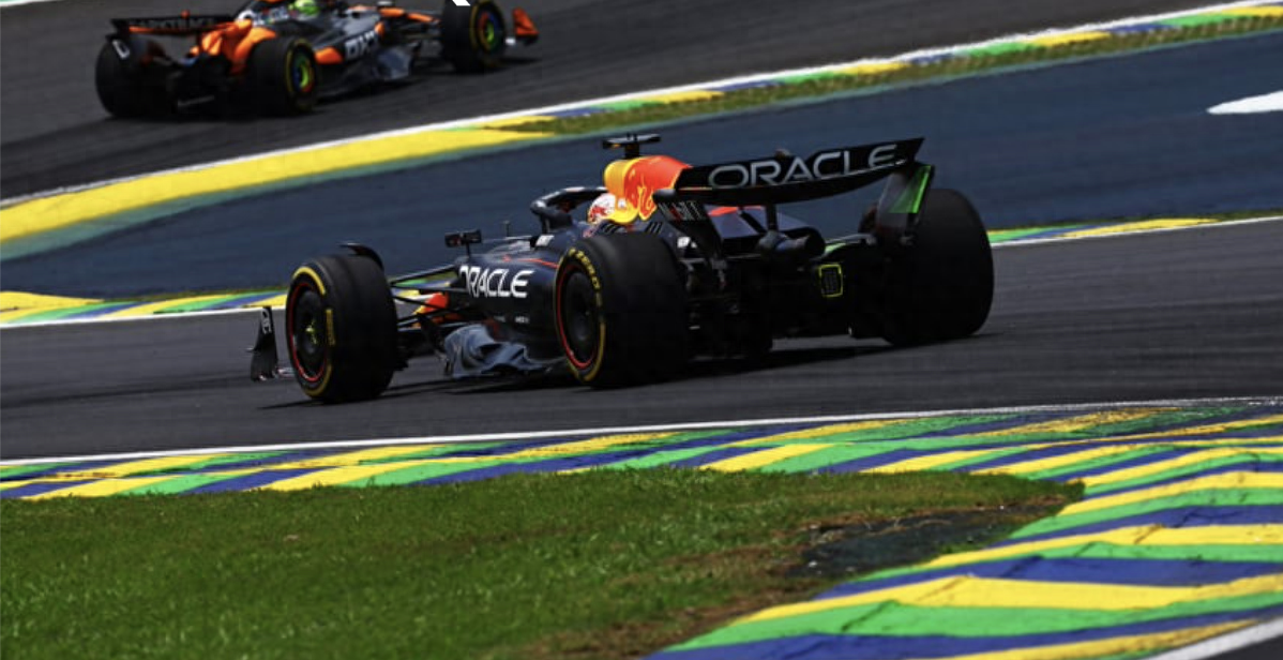 爱游戏大厅-迈凯伦绝杀红牛车队，塞恩斯刷新纪录