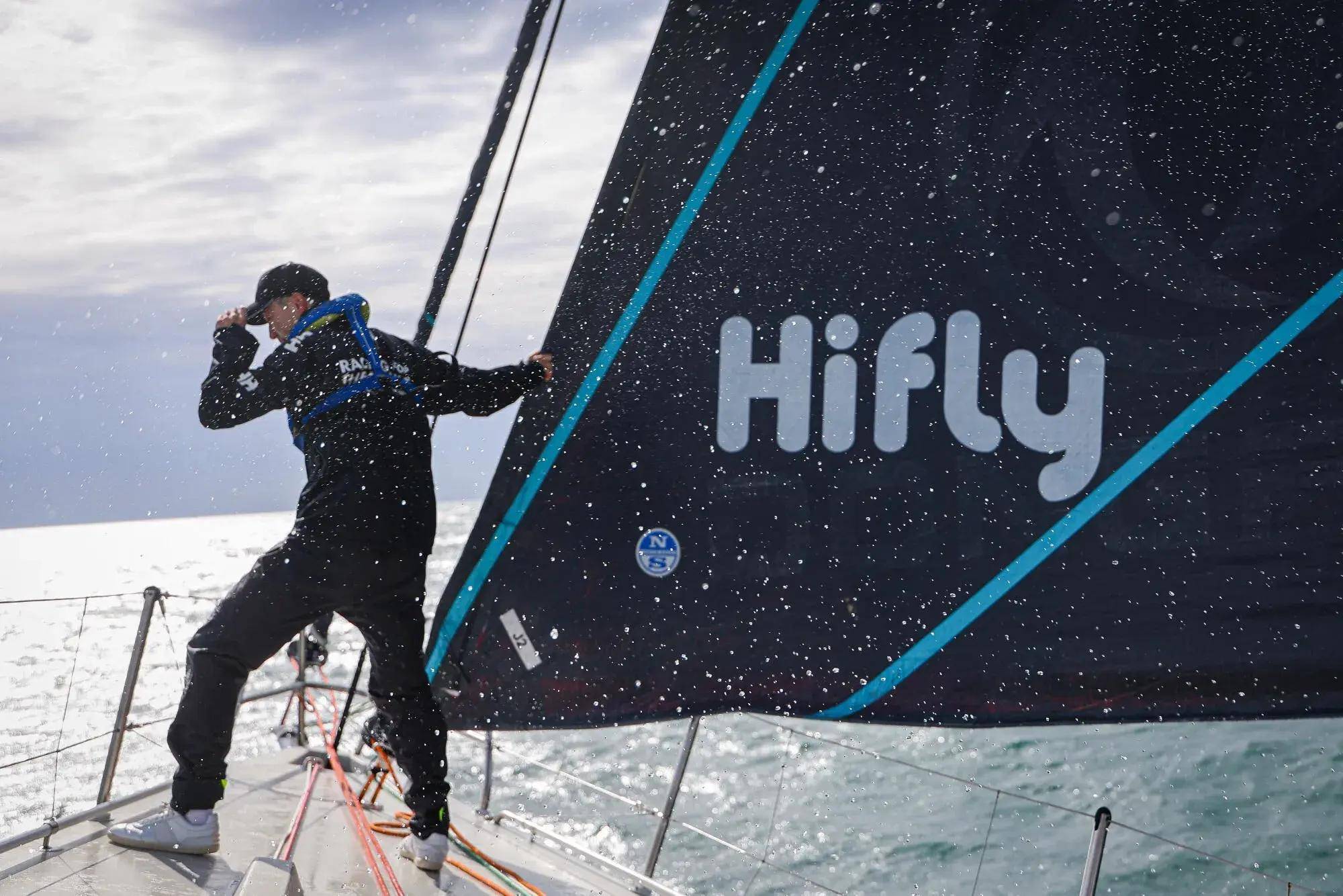 爱游戏大厅-英格兰队轻取葡萄牙队，马龙刷新纪录