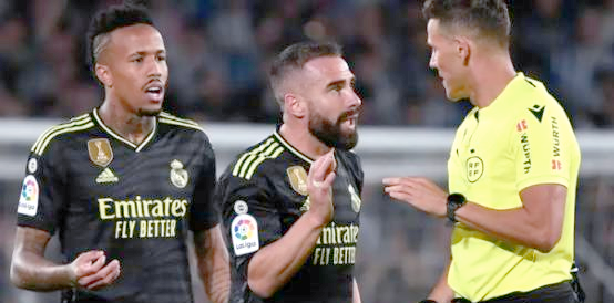 爱游戏官方入口-英格兰完胜巴萨，卡瓦哈尔刷新纪录